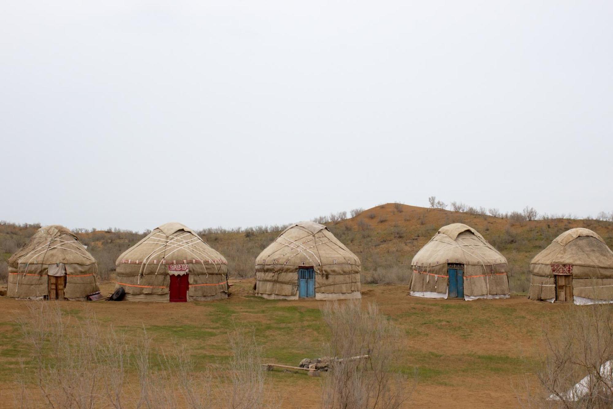 Authentic Uzbek Yurt Camp Eco-Friendly Hotel Nurota ภายนอก รูปภาพ