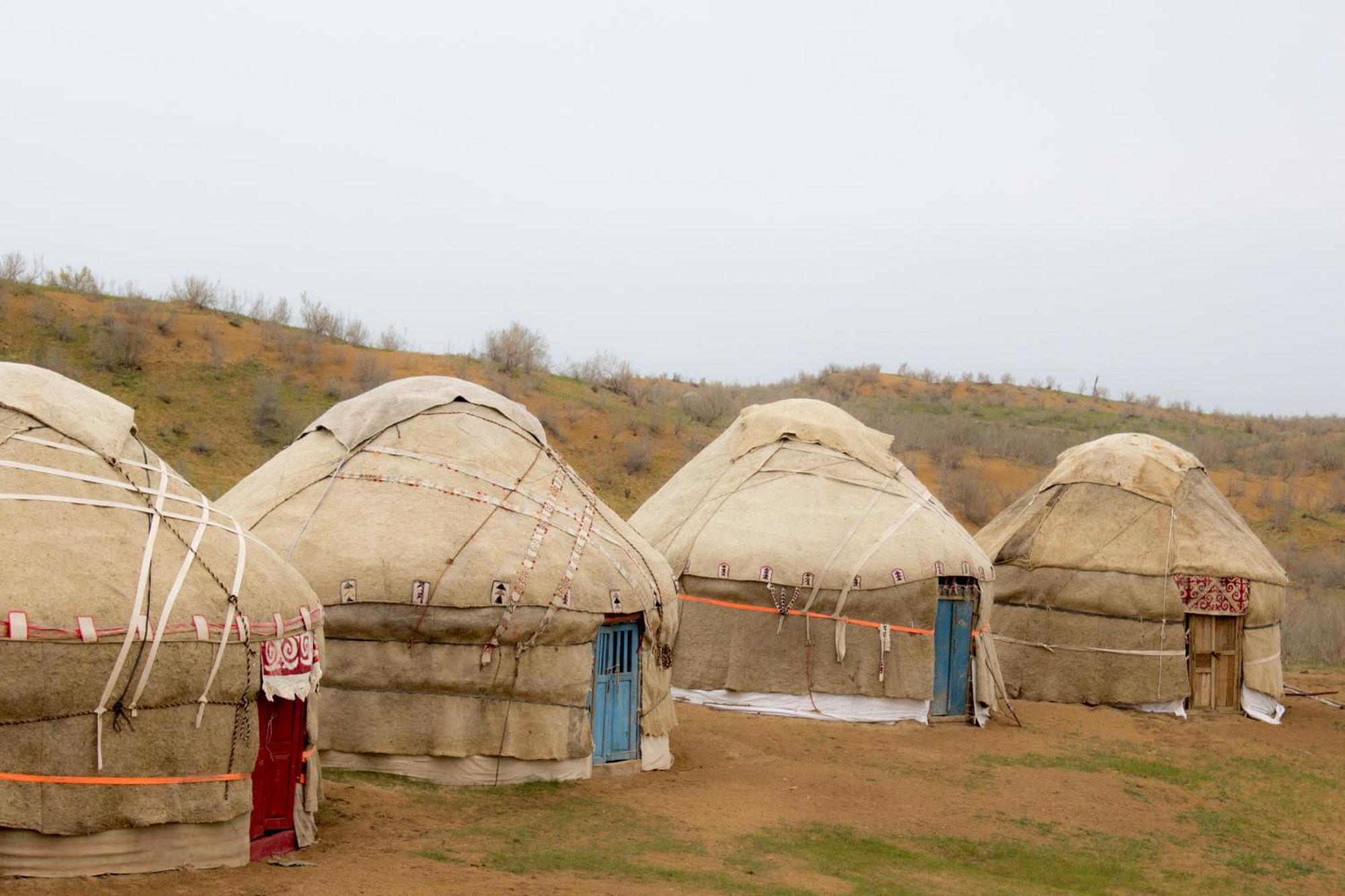 Authentic Uzbek Yurt Camp Eco-Friendly Hotel Nurota ภายนอก รูปภาพ