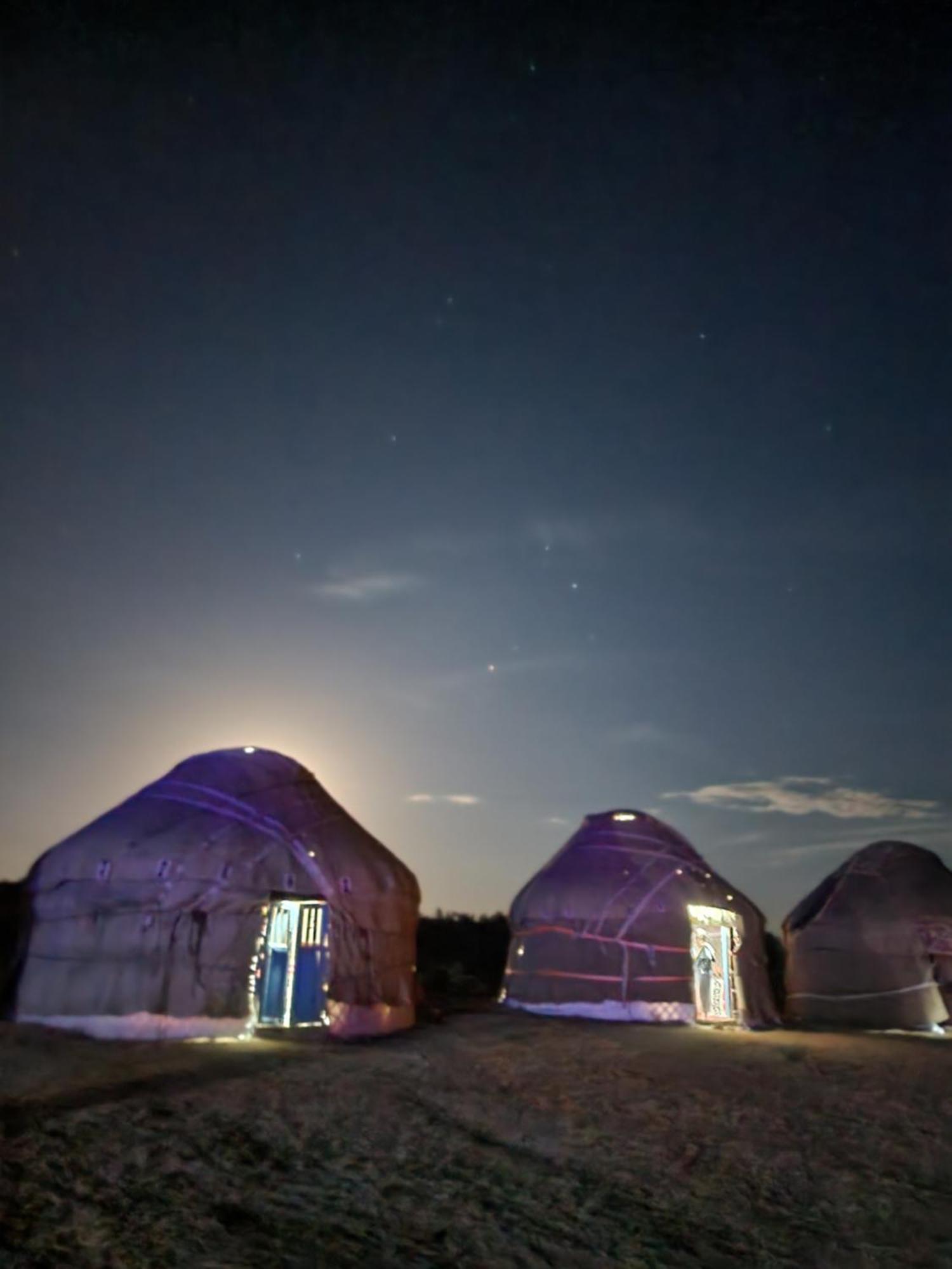 Authentic Uzbek Yurt Camp Eco-Friendly Hotel Nurota ภายนอก รูปภาพ