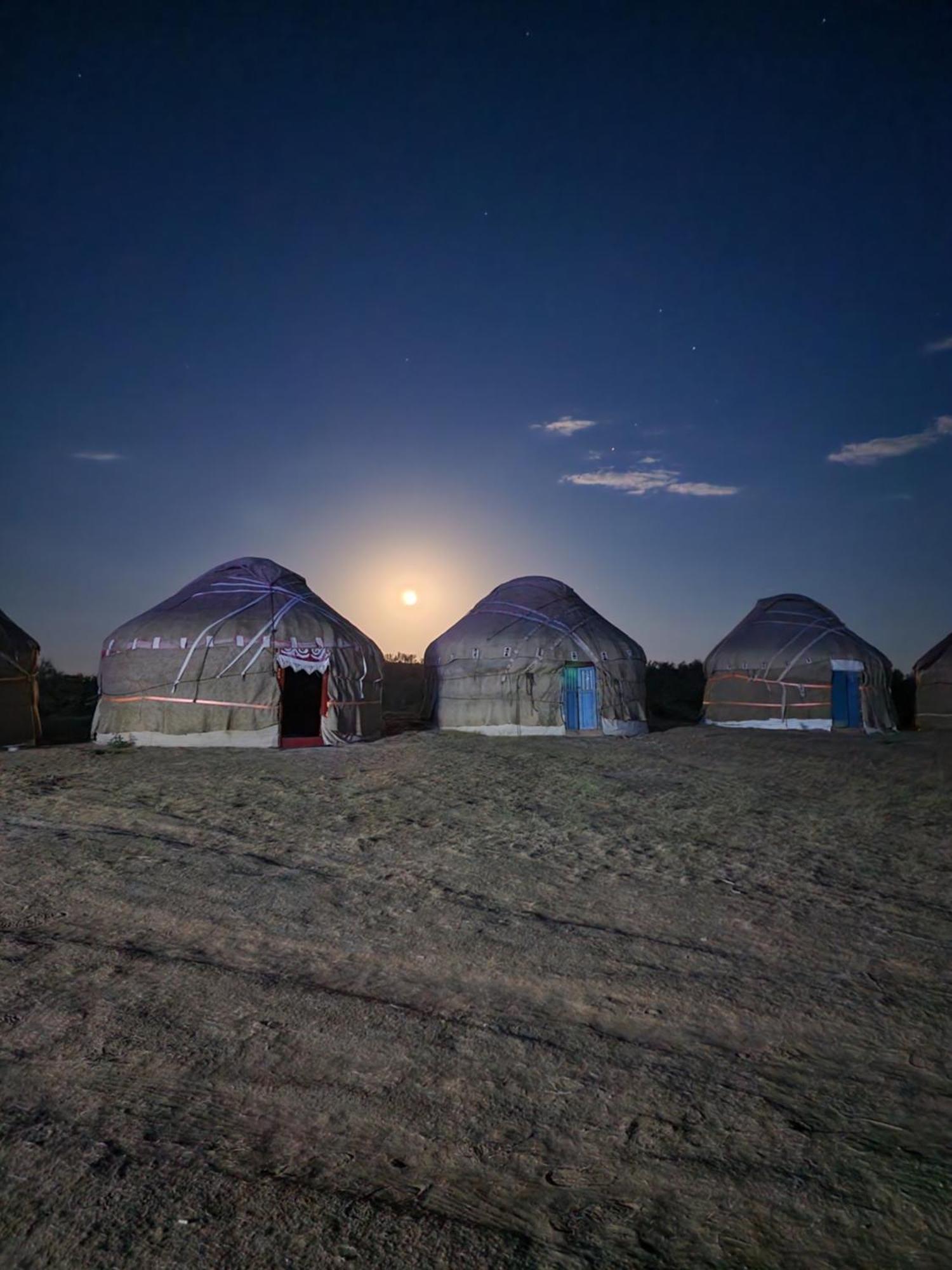 Authentic Uzbek Yurt Camp Eco-Friendly Hotel Nurota ภายนอก รูปภาพ