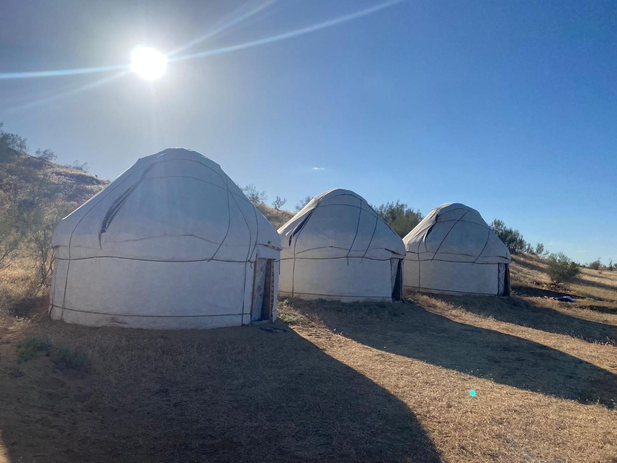 Authentic Uzbek Yurt Camp Eco-Friendly Hotel Nurota ภายนอก รูปภาพ