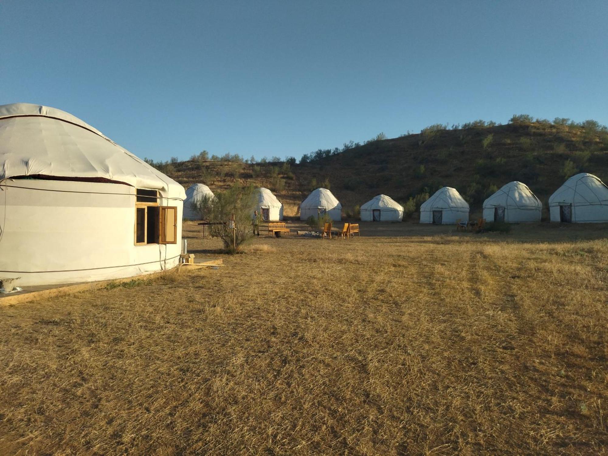 Authentic Uzbek Yurt Camp Eco-Friendly Hotel Nurota ภายนอก รูปภาพ